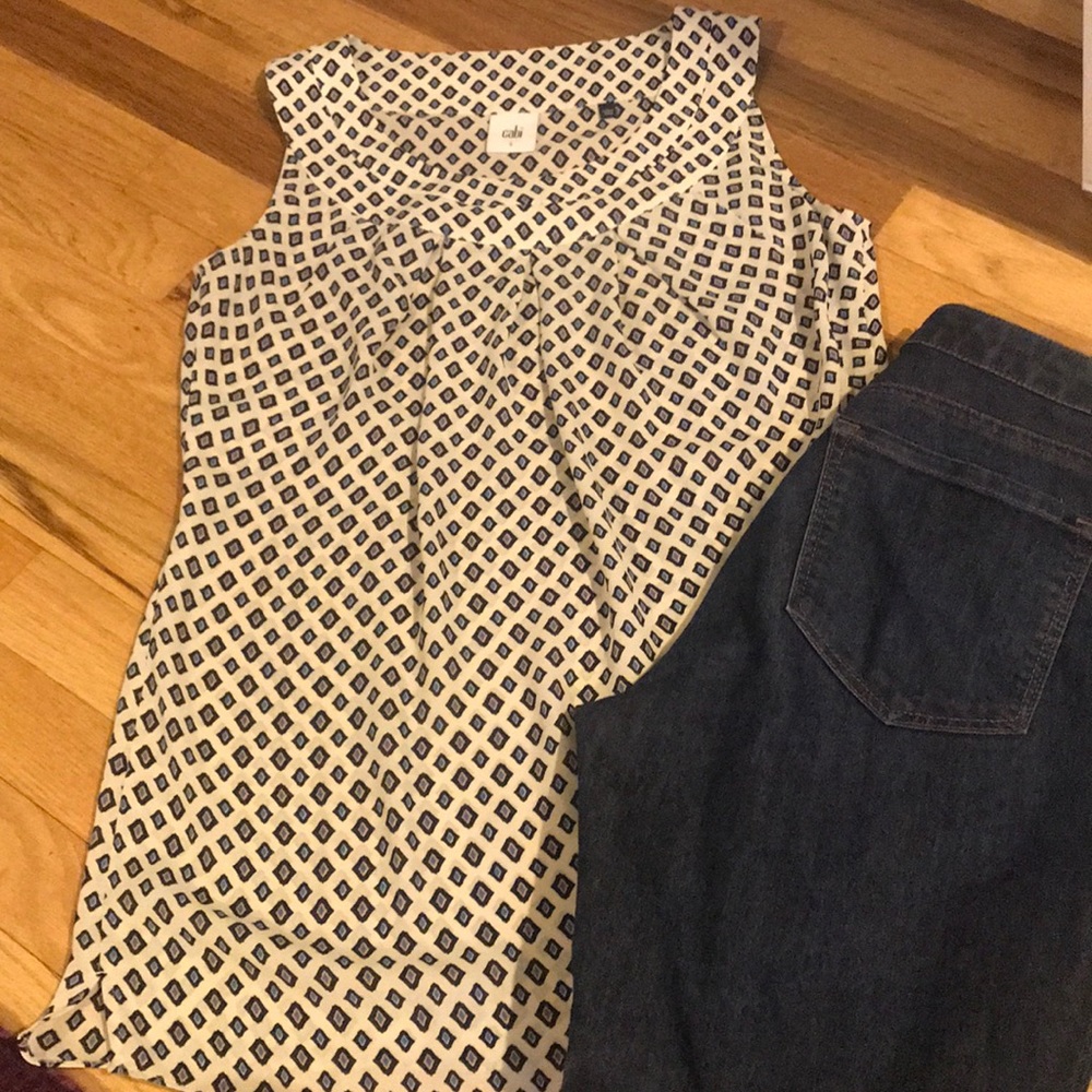 Like New - CAbi Sleeveless Blouse- Size Small